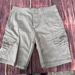 UNIONBAY Men's Cargo Shorts in Light Khaki